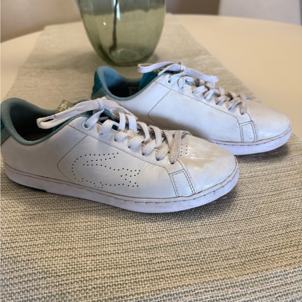 Lacoste Kids Sneakers in White and Teal